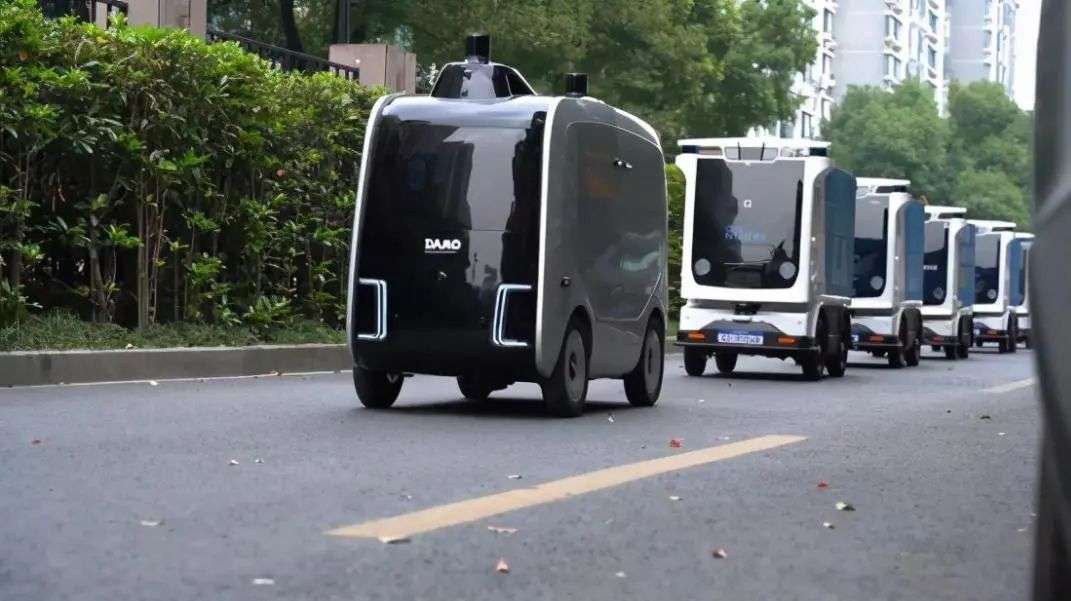 星空体育:一句话管理无人车无人配送进入“AI运营时代”(图1)