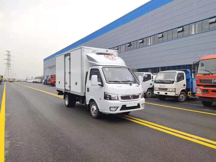 星空体育官方网站:一种智能无人配送小车(图1)